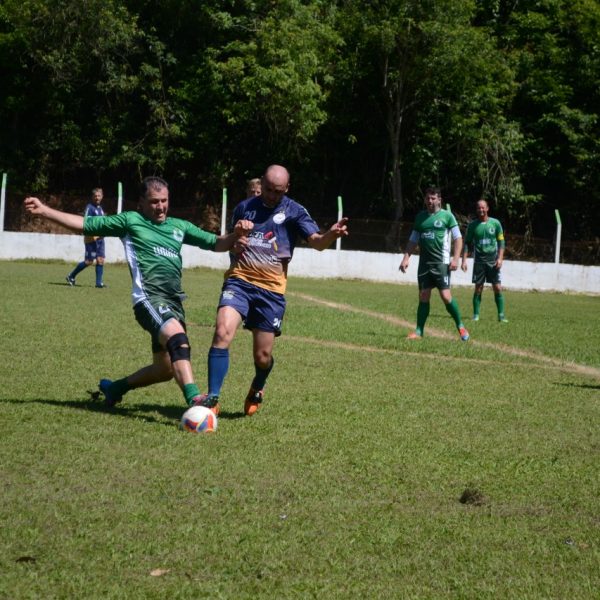 Quem vencer conquista a taça do veterano
