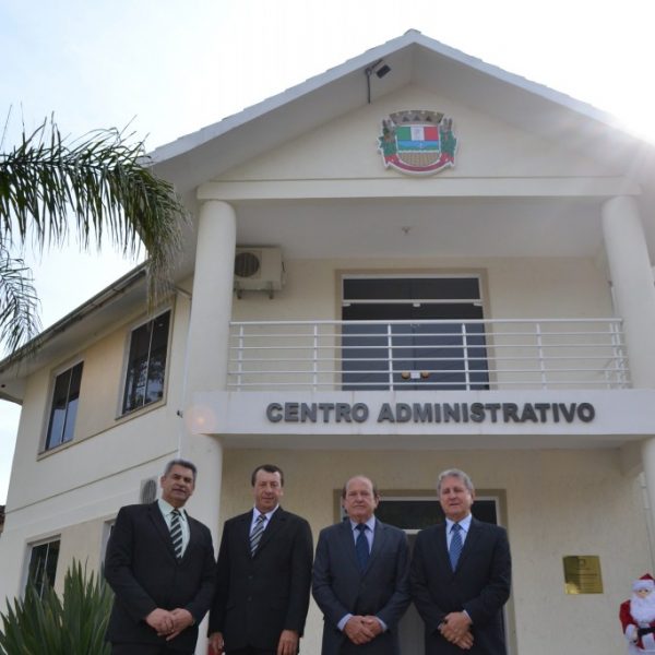 Nova prefeitura é entregue após 11 anos