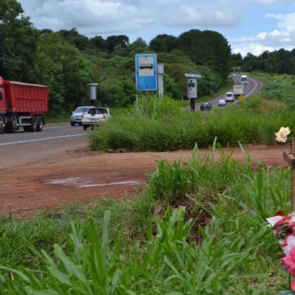 Dnit instala lombadas em frente da aldeia