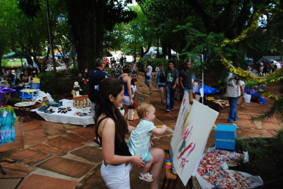 Arte na Praça tem edição extra no domingo