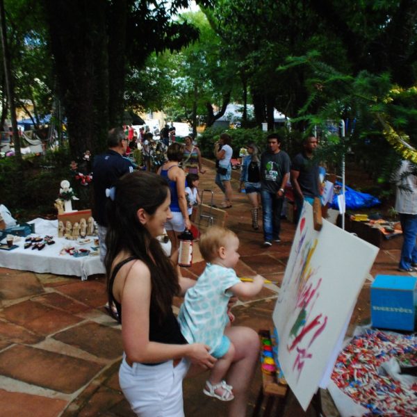 Arte na Praça tem edição extra no domingo