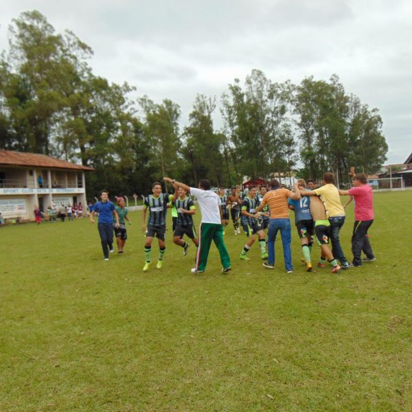 Dois times do Vale se sagram campeões