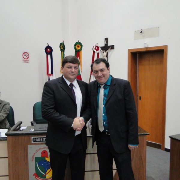 Adriano Scheeren assume presidência