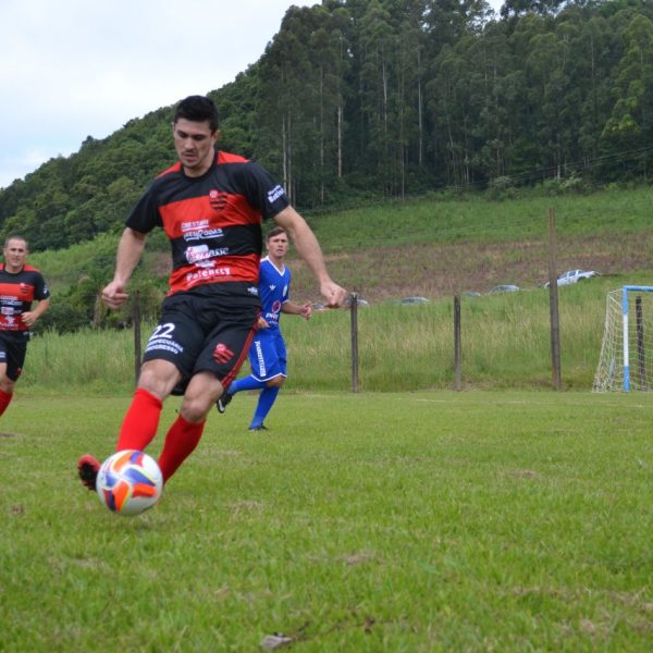 Competição amadora tem quatro jogos