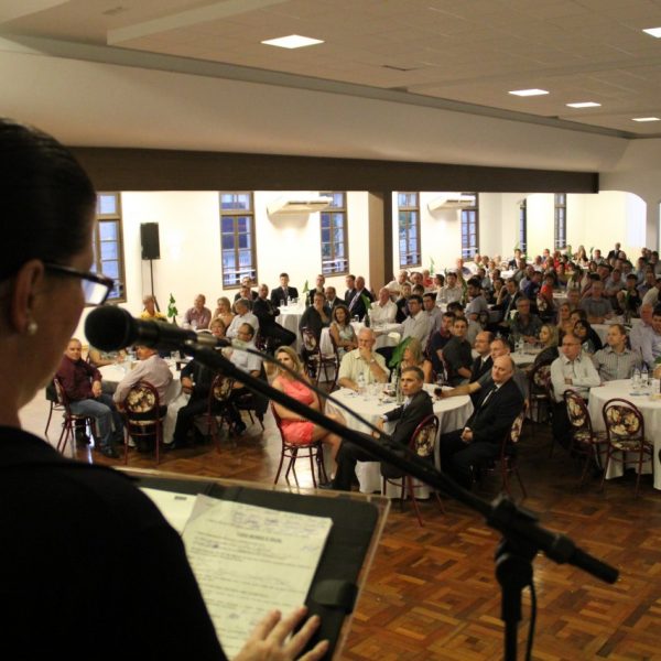 Destaques na arrecadação recebem prêmio