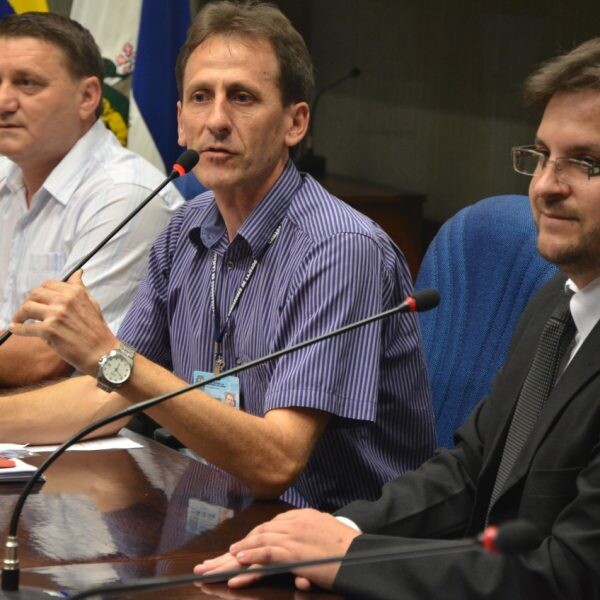 Governo convoca sessão extraordinária