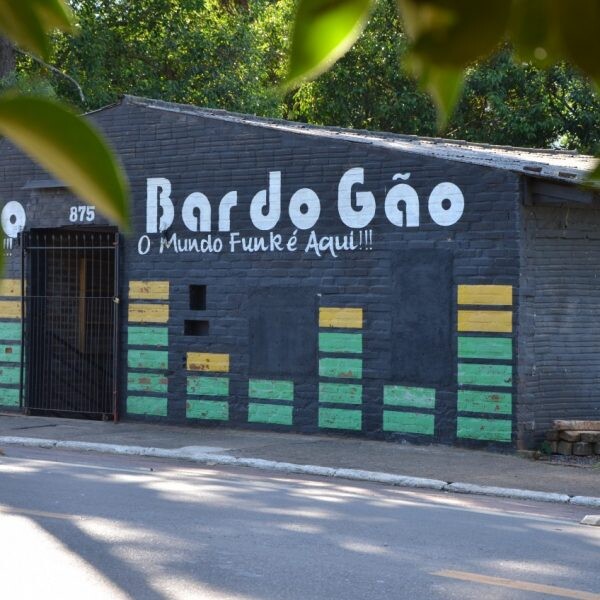 “Um deles frequentava o bar”, diz Gão, alvejado com três tiros
