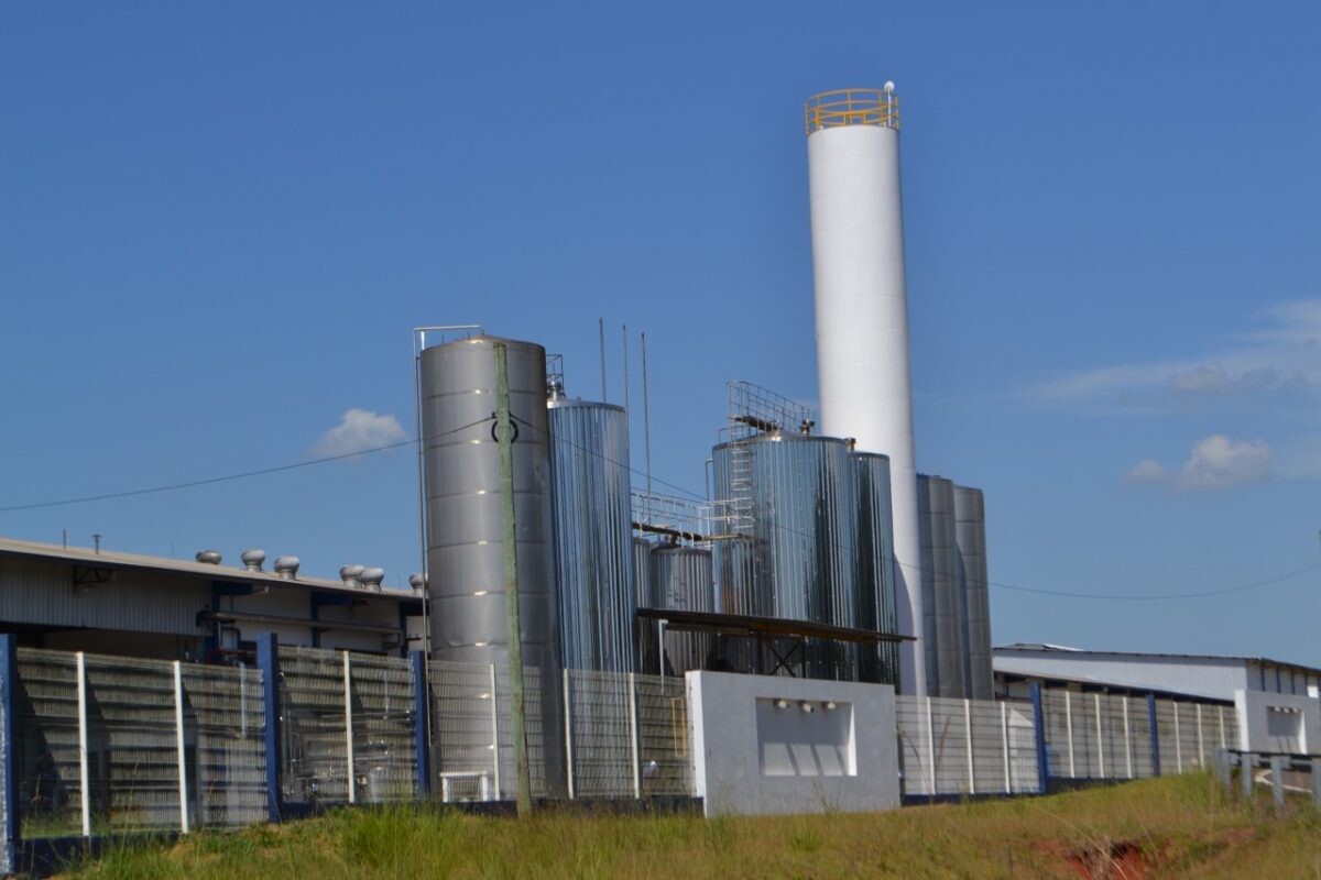Lactalis demite 130 e investe R$ 3 mi