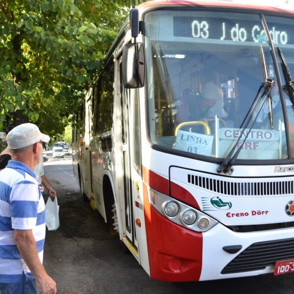 Após queixas, horários são retomados