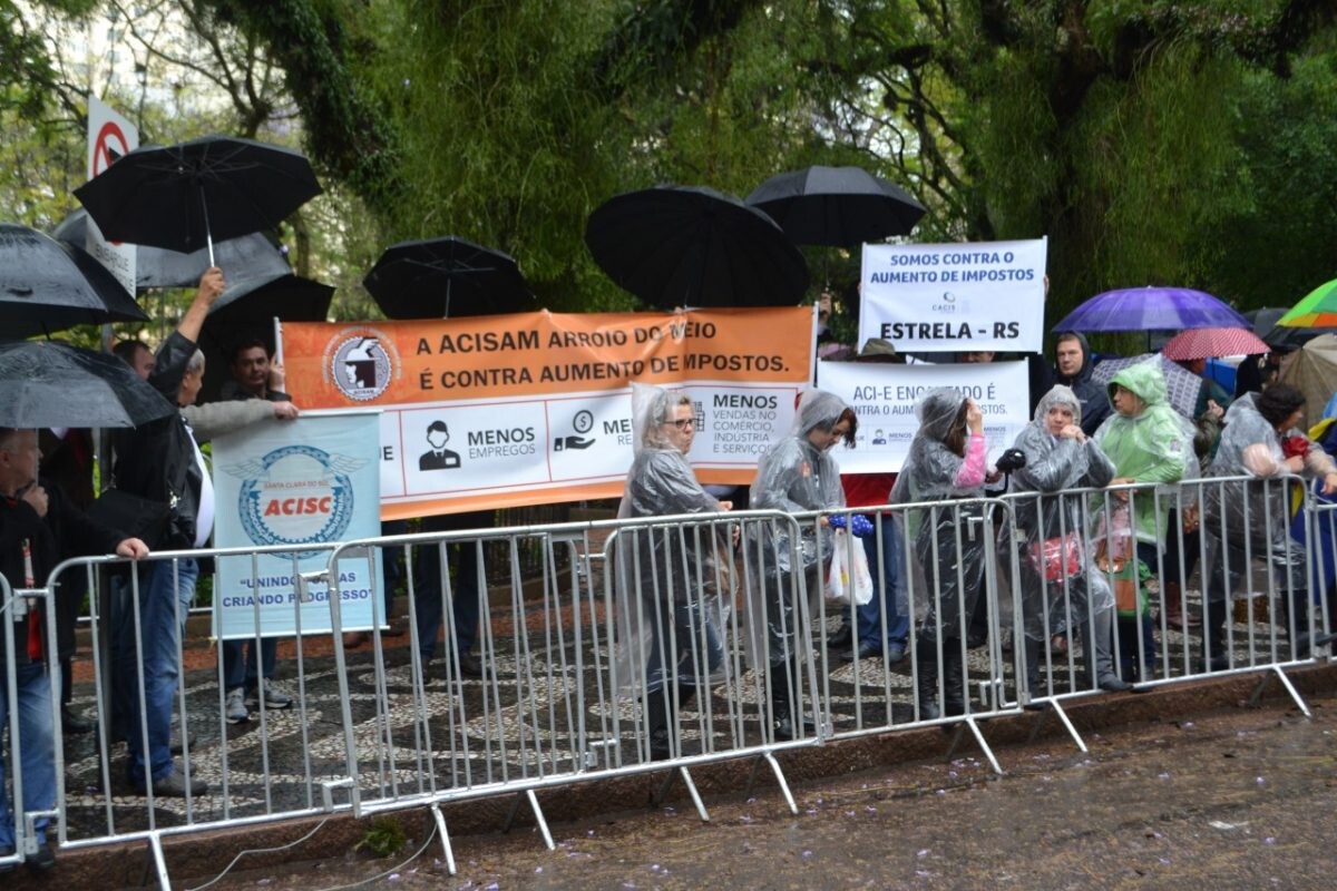 Contra impostos, OAB convoca entidades