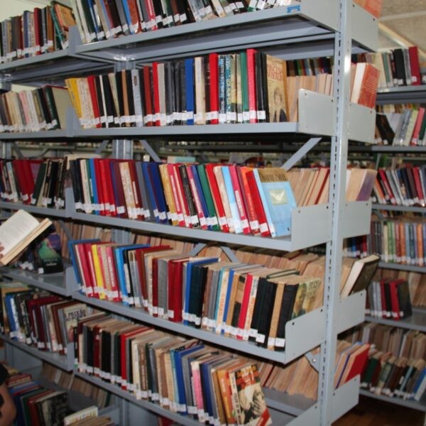 Biblioteca vira espaço de lazer nas férias