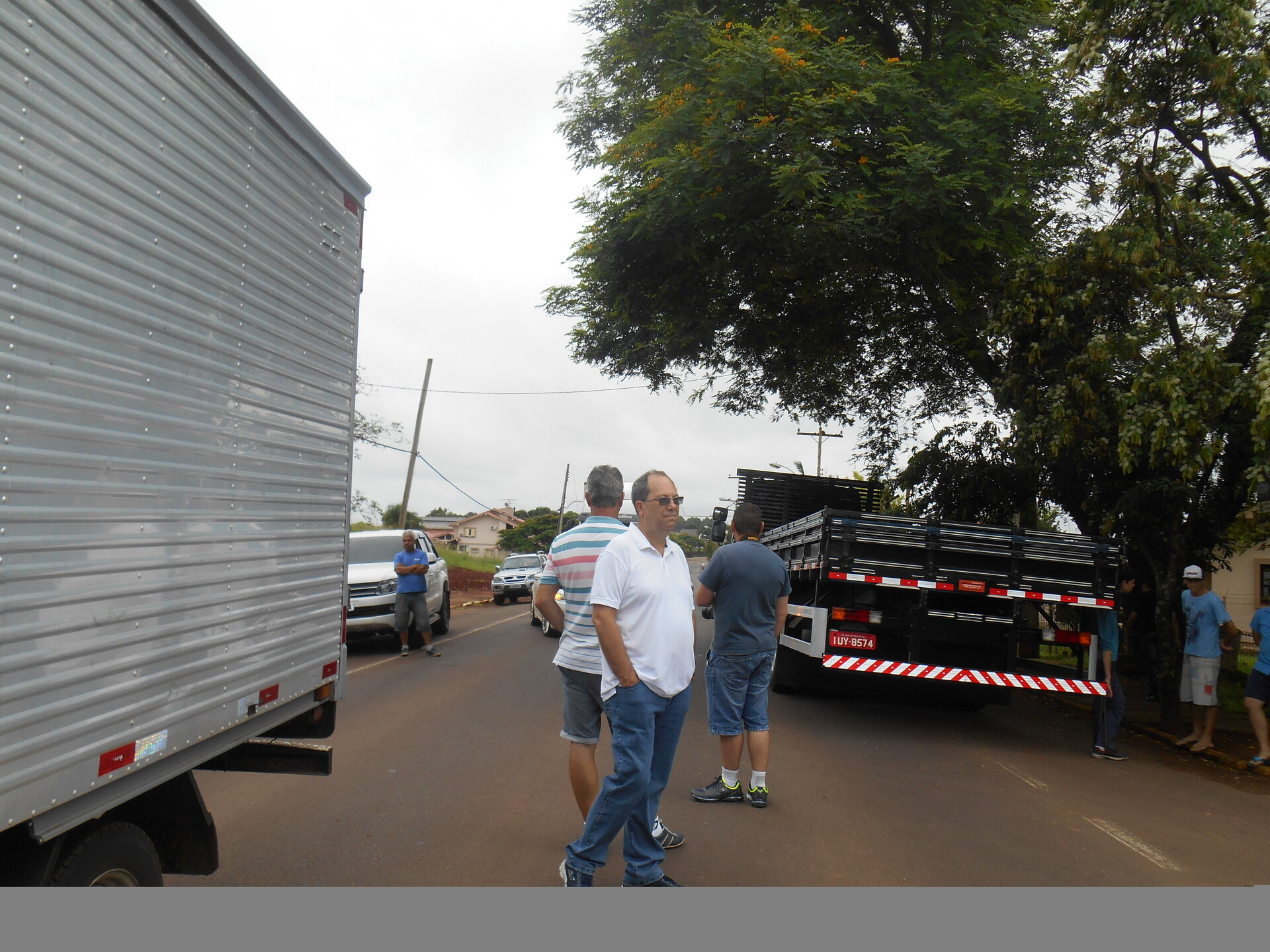 Moradores reagem à constante queda no fornecimento de energia