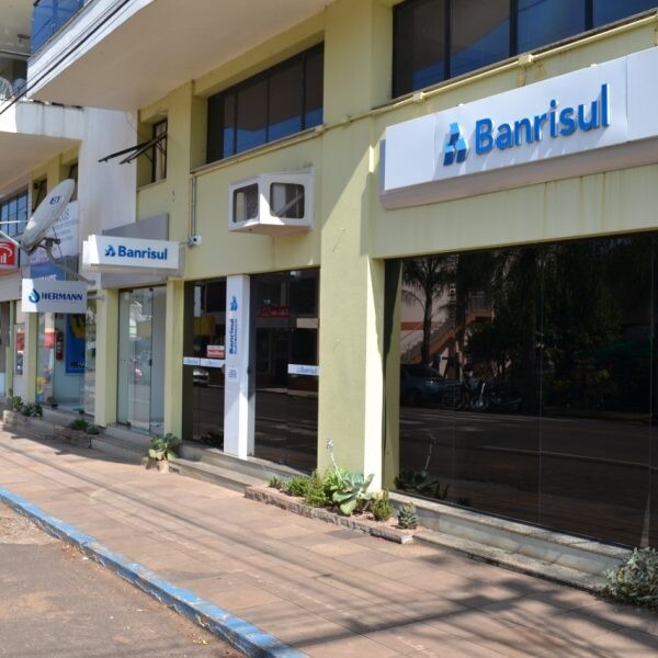Executivo notifica agências bancárias