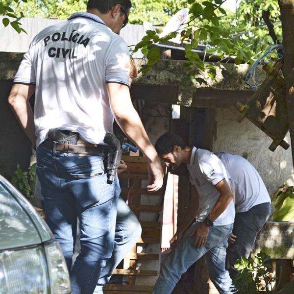 Criminosos invadem casa e matam pai de desafeto