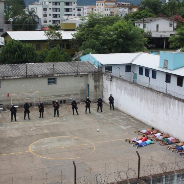 Susepe deflagra revista geral no presídio