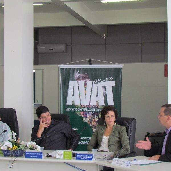 Encontro propõe qualificação de políticos