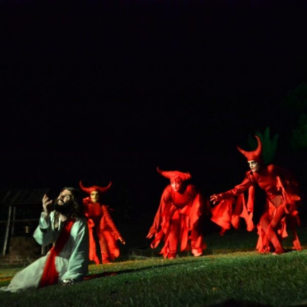 Paixão de Cristo reúne 5 mil espectadores