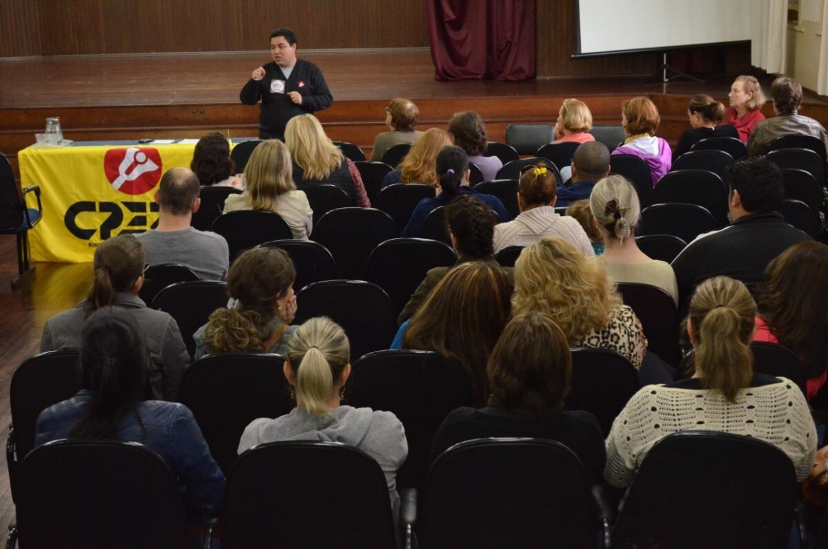 Cpers organiza ato no colégio Castelinho