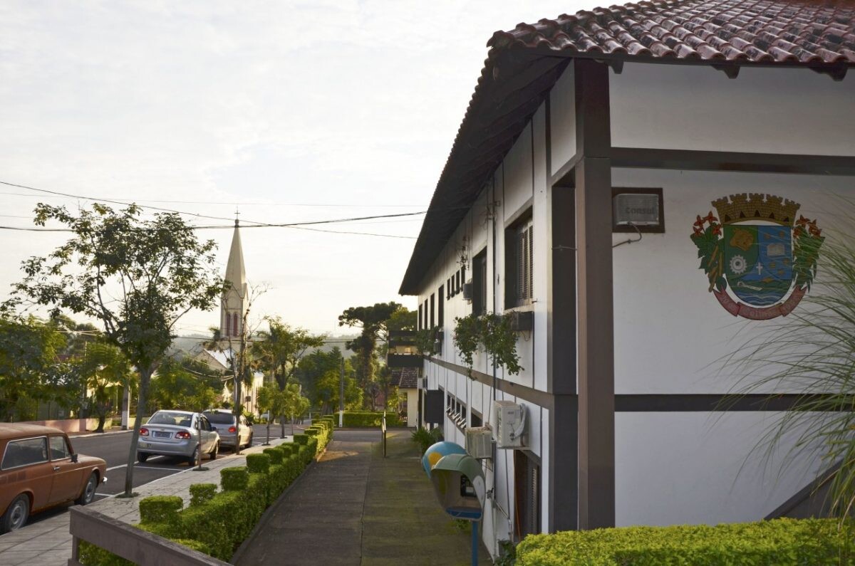 Colinas fecha prefeitura por dois dias para desinfecção