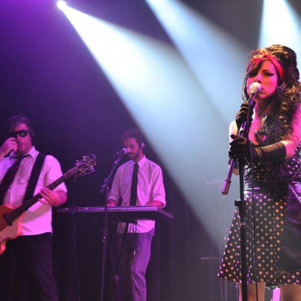 Mr. Soul Band toca clássicos de Amy