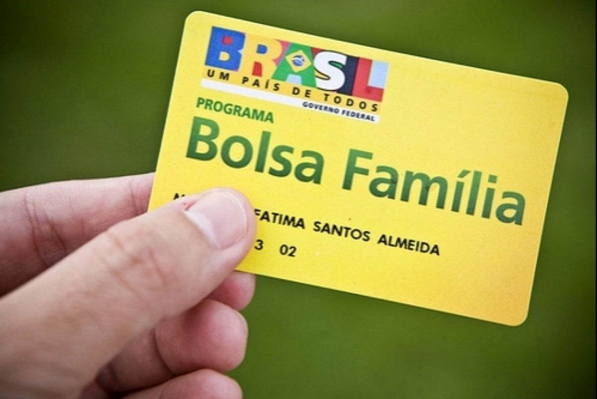 Beneficiários do Bolsa Família recebem parcela de auxílio residual