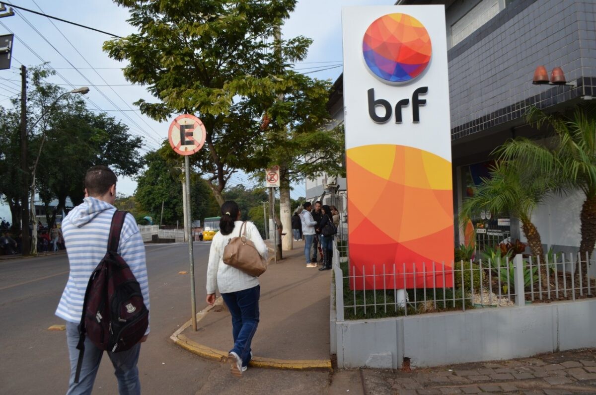 Estrela recebe resultado de testes da Covid em funcionários da BRF