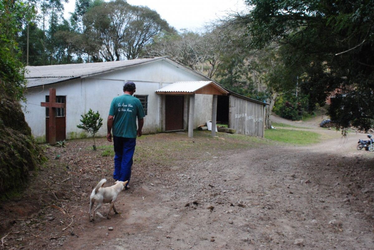 Pau Queimado: tronco de  uma canjerana vira símbolo