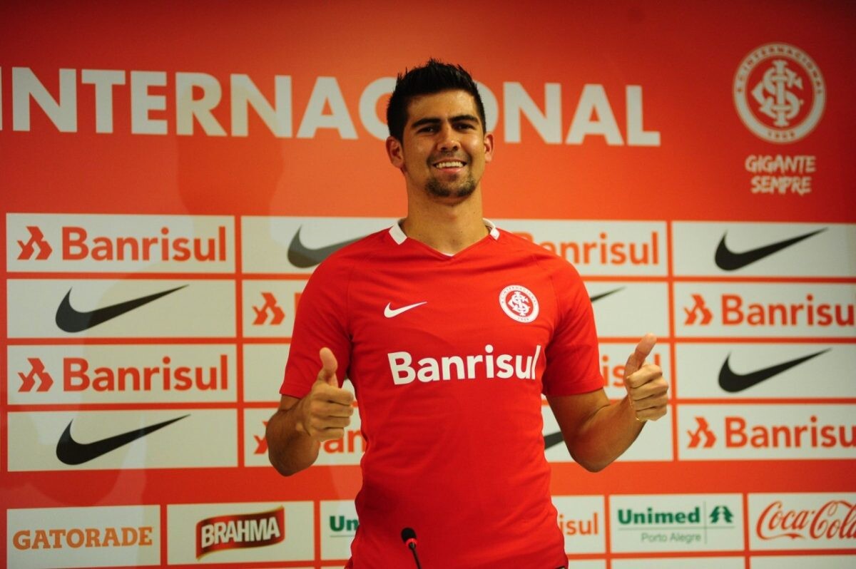 Com mudanças, time enfrenta o Flamengo