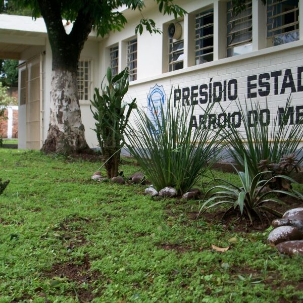 Mulher é detida com ecstasy durante visita a detento no Presídio de Arroio do Meio