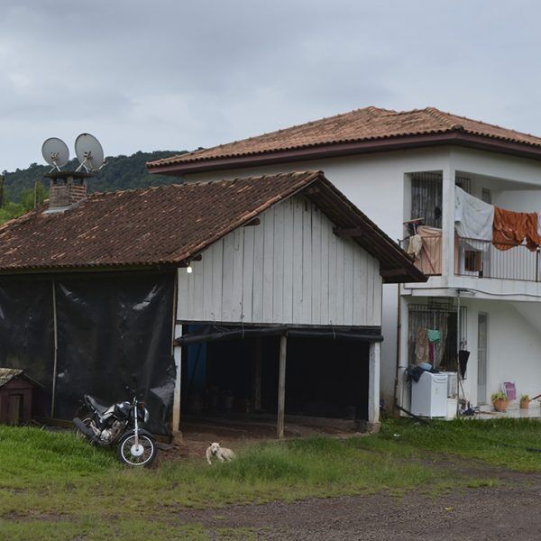 Polícia afirma que casa foi arrombada