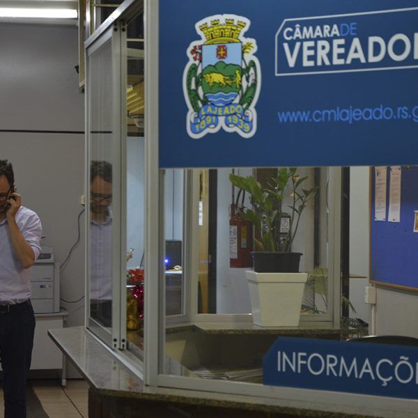 Cada vereador nomeia dois assessores