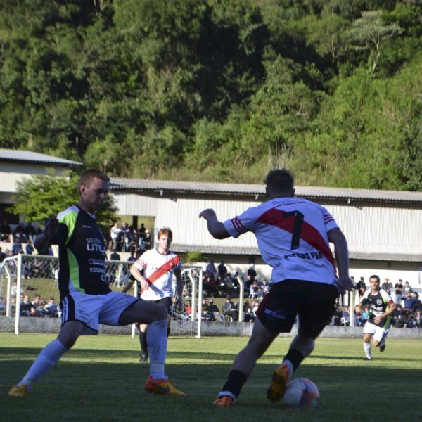 Quatro competições têm inicio neste domingo