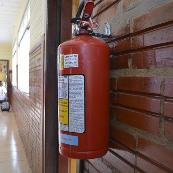 Escolas municipais reabrem sem PPCIs