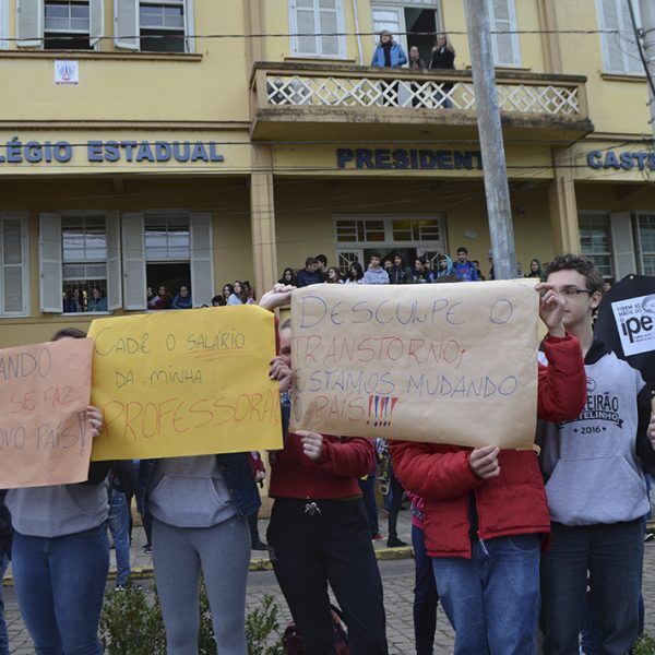 Possibilidade de greve ameaça início das aulas