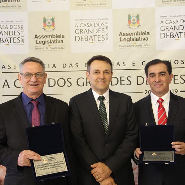 Assembleia reconhece atuação comunitária