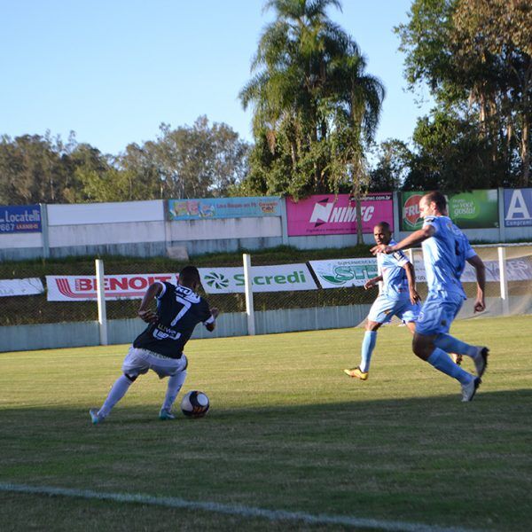 Com desfalques, Alviazul inicia mata-mata