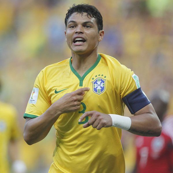 Seleção brasileira volta a campo hoje