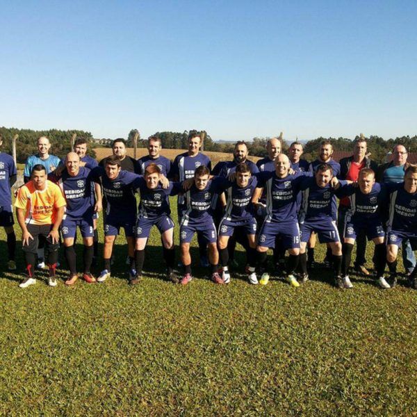 Costão conquista o futebol de campo