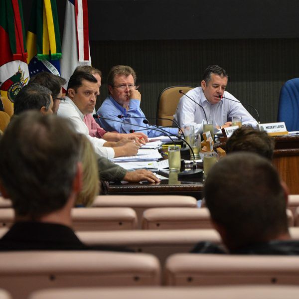 Câmara protela votação sobre dívidas