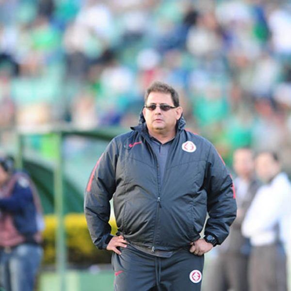 Time se consolida e termina turno na cola do líder