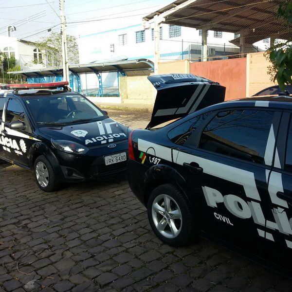 Polícia combate o tráfico nos arredores de escolas