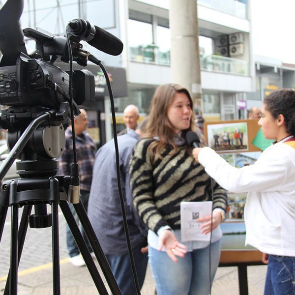 Participantes do MovimentAção realizam formatura