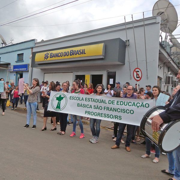 Moradores reivindicam a permanência do BB