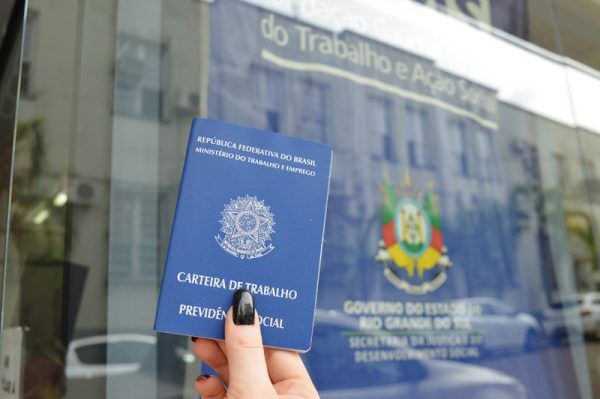 Confira as vagas de emprego disponíveis na região