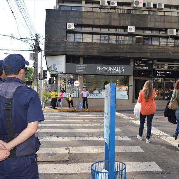 Contran define multas a ciclistas e pedestres