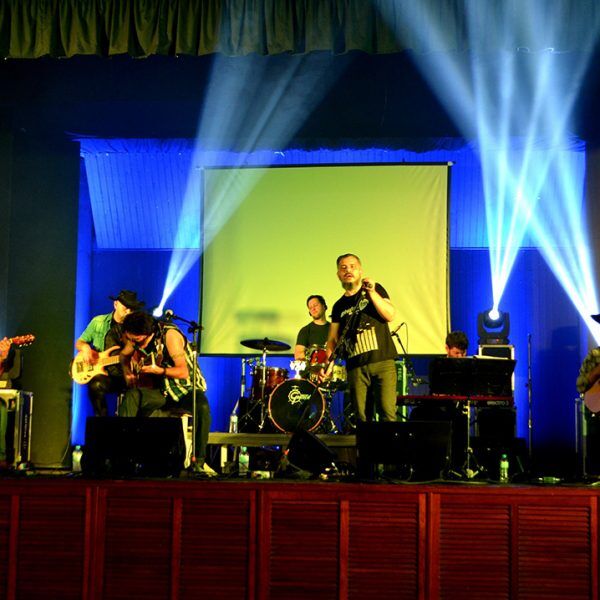 Show da Slan reúne 500 pessoas