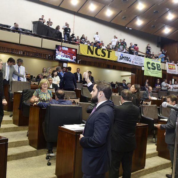 Votação do programa de recuperação segue hoje