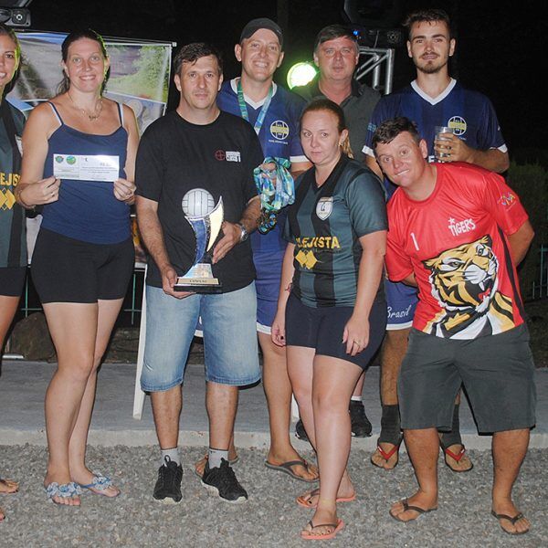 Campeonato de areia premia os destaques