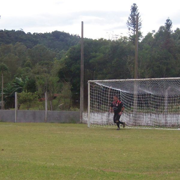 Perto do título
