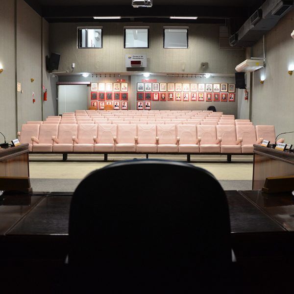 Presidente arquiva projetos para nova sede